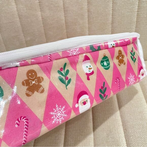 NEW Christmas Queen Pink and Tan Sheet Set Santa Gingerbread Candy Cane - Picture 5 of 5